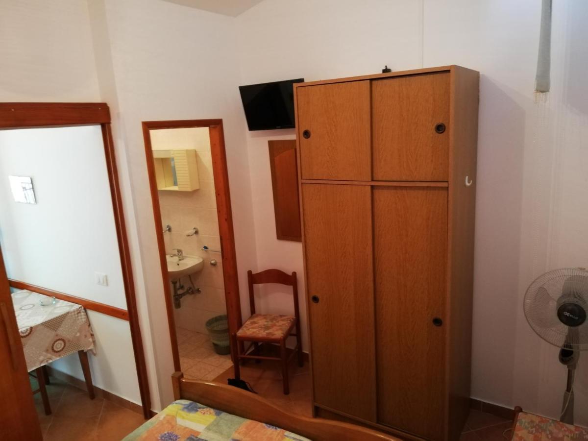 Apartments Ana Pogana Punta Kriza Luaran gambar